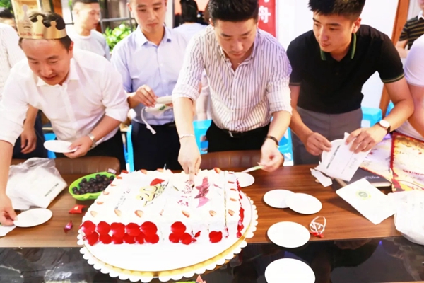 伯艺木门20周年启动会在公司总部隆重举行