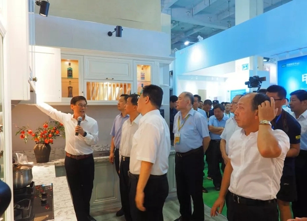 安信美家携精品亮相中国临沂木博会 与大牌同场斗艳