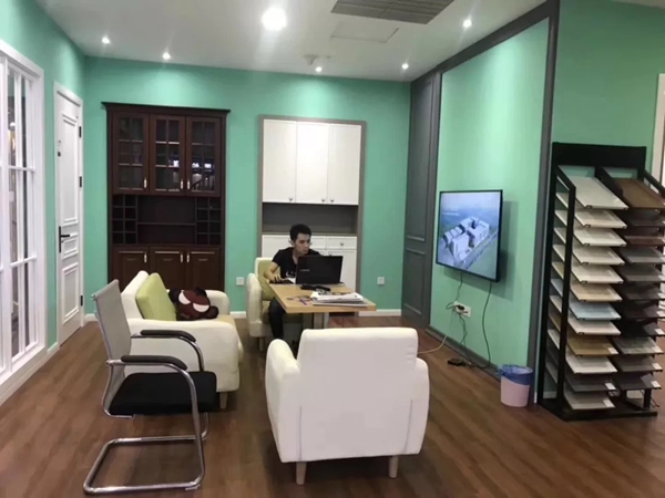 宜居木门北碚店尹臣:设计师转型创业 开启人生新征途 宜居木门北碚店尹臣:设计师转型创业 开启人生新征途