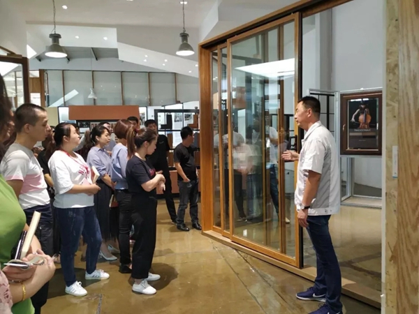 威盾门窗驻外办事处全员新品培训会成功举行