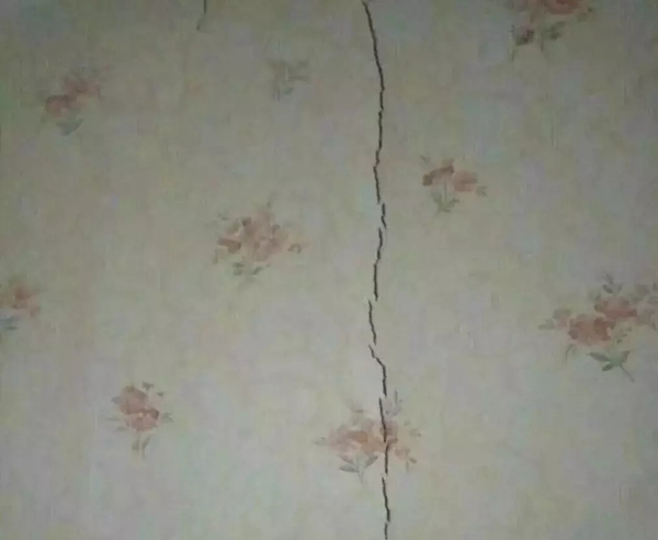 丽绣云感亲肤墙布告诉你劣质低价墙布会带来哪些危害