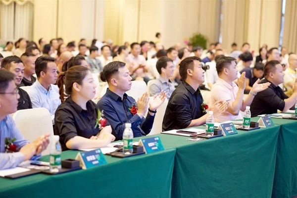1新衣柜橱柜全屋定制新系列正式亮相新品发布会 1新衣柜橱柜全屋定制新系列正式亮相新品发布会