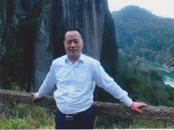 尚佰木门辽阳旗舰店赵总：选择大于努力 思路决定出路