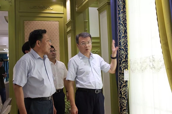 金蝉布艺迎接国家发改委司长高杲等领导莅临交流调研