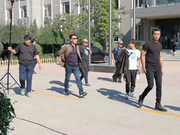 奇美定制家居迎来林永健老师主演的电视剧剧组 奇美定制家居迎来林永健老师主演的电视剧剧组
