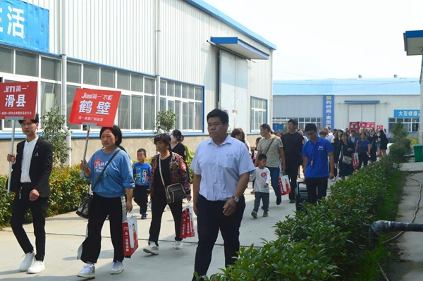 简一衣柜14周年庆厂购盛会在华中生产基地圆满结束 简一衣柜14周年庆厂购盛会在华中生产基地圆满结束