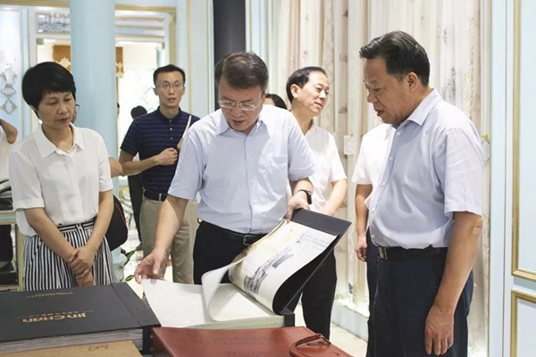 金蝉布艺迎接国家发改委司长高杲等领导莅临交流调研