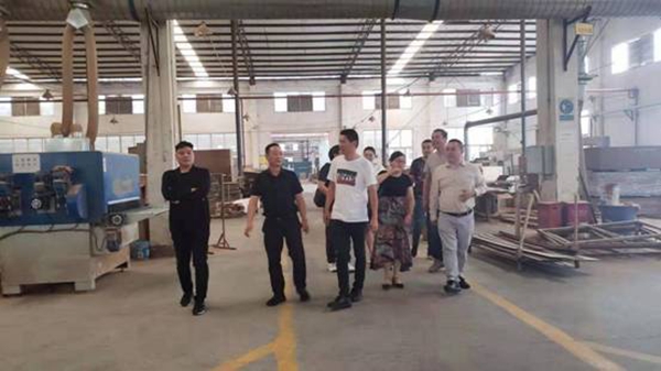 重庆部分定制家具企业在川田沙龙座谈
