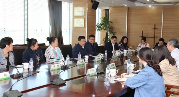 中国劳动关系学院调研组莅临金桥地板集团开展专题调研