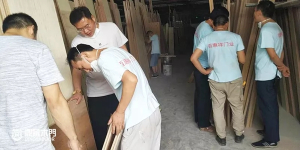 鼎萨木业加大力度整顿生产现场 全面提升产品质量