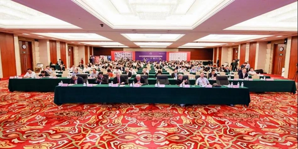 百年印象在中国质量品牌建设高峰论坛上荣获三大奖项