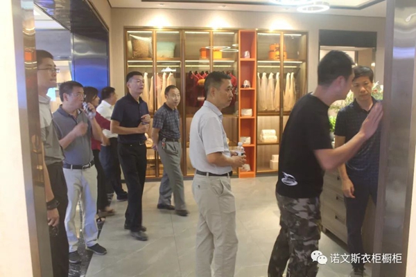 诺文斯定制家居欢迎省市领导来到江西分公司调研考察