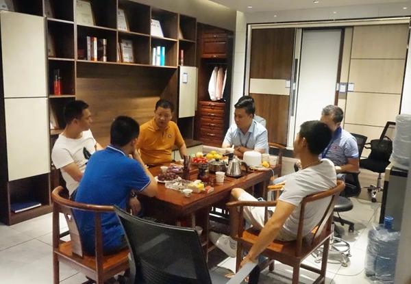 唯妮尔家居领导层深入一线 全力打造“千万级门店”