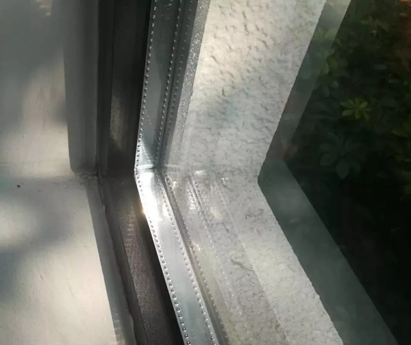 欧圣德智能门窗告诉你封阳台有多少种方式