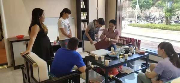 艾娅全屋定制化州专卖店盛大试业 明星助阵轰动全城