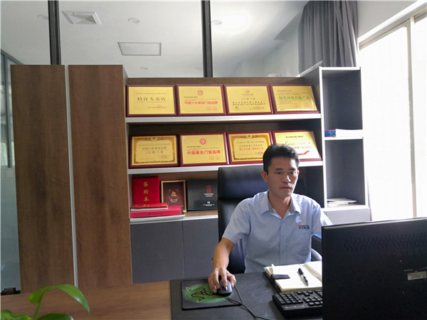 汉唐门窗陈宏伟:聚焦产品与服务,抢占市场占有率 汉唐门窗陈宏伟:聚焦产品与服务,抢占市场占有率