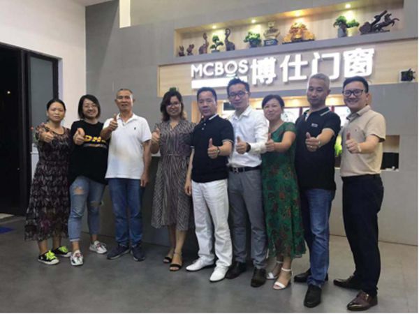 博仕门窗有个爱巡店的董事长