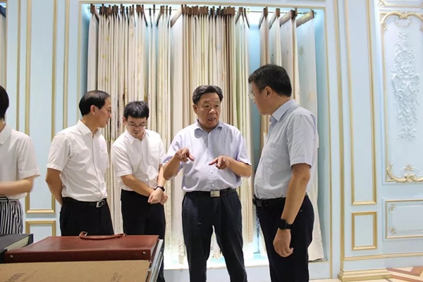 金蝉布艺迎接国家发改委司长高杲等领导莅临交流调研