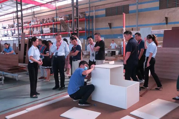 简·爱保罗全屋定制2019第二期财富分享会圆满成功 简·爱保罗全屋定制2019第二期财富分享会圆满成功