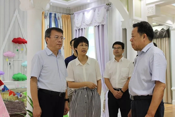 金蝉布艺迎接国家发改委司长高杲等领导莅临交流调研