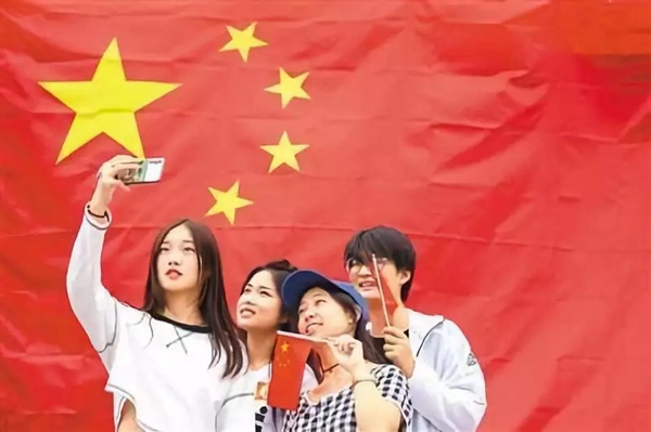 品格吊顶“与祖国同行 与红旗同框”主题活动诚邀您参与