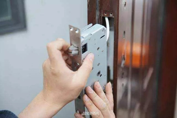 顶吉智能锁​为您科普安装智能锁需要解决的问题 让您少走弯路