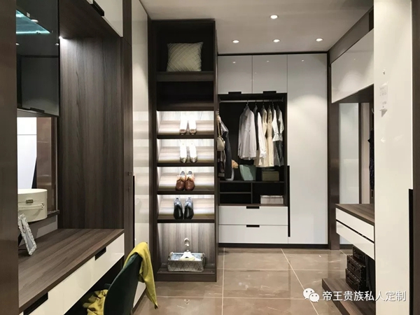 帝王贵族：为什么大品牌用颗粒板做柜体而小厂不是呢