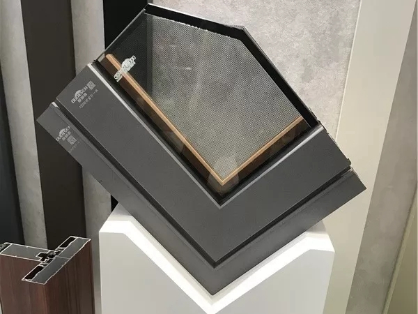 欧迪森门窗董事长和大区何经理到访南宁旗舰店