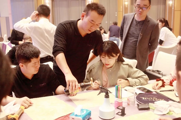 可罗雅无缝墙布2019金秋提升拓展全国联动会顺利开启