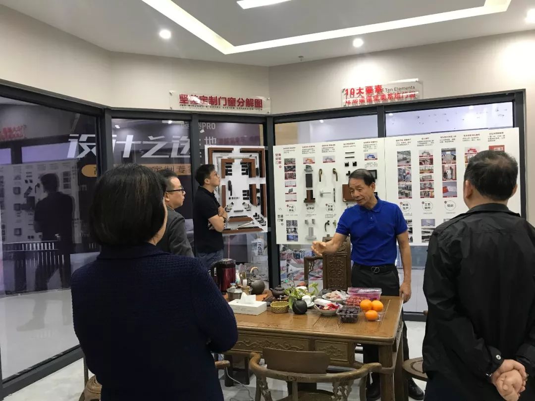 坚美定制门窗董事长曹湛斌莅临南昌旗舰店指导工作