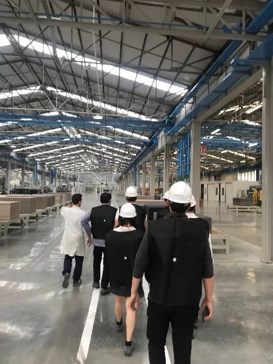 CBD上海带你看意大利顶级瓷砖品牌的大本营是什么样 CBD上海带你看意大利顶级瓷砖品牌的大本营是什么样