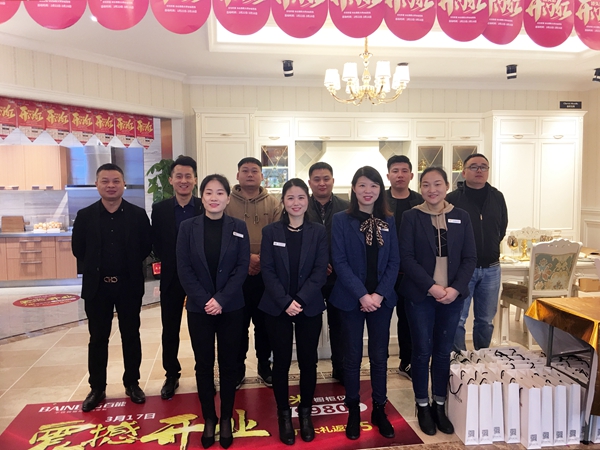 百能橱柜经销商丁星：深耕不辍，方得始终