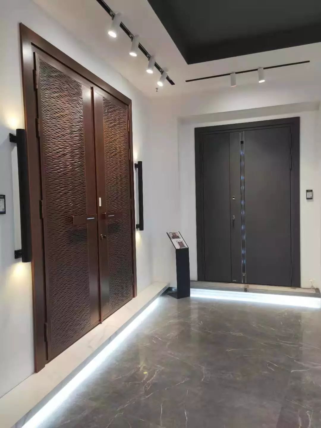 慕拉斯行至江西九江