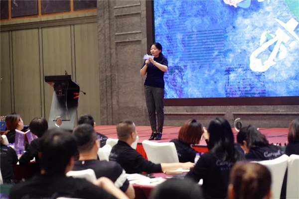 可罗雅墙布2019金秋提升拓展全国联动会完美收官
