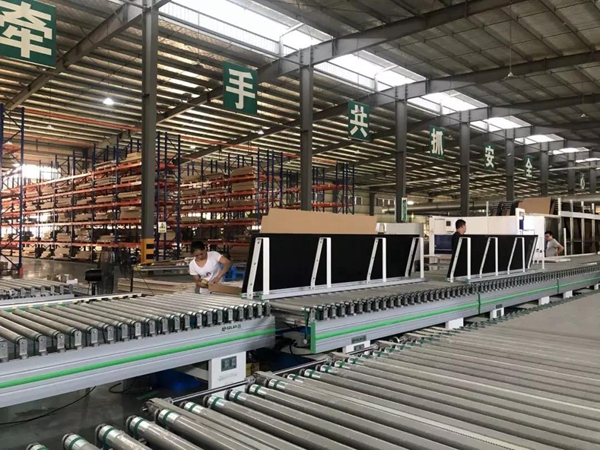 兔宝宝全屋定制 河南郑州代表团莅临工厂实地参观 兔宝宝全屋定制 河南郑州代表团莅临工厂实地参观