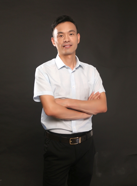 丽绣墙布：首创“云感亲肤透气墙布”