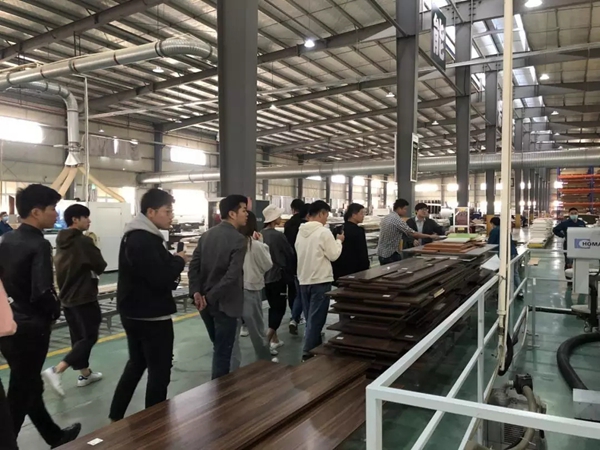 上海质鼎国际设计联合兔宝宝全屋定制战略交流会圆满成功