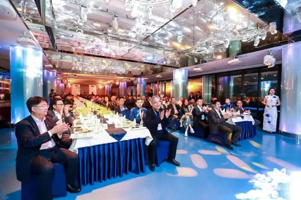 美珀董事长受邀参加上海门窗工匠俱乐部会员活动行