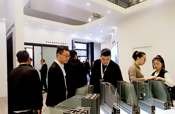  FBC2019门窗幕墙展|凤铝高端系统门窗黄景石：为不同区域用户提供系统解决方案