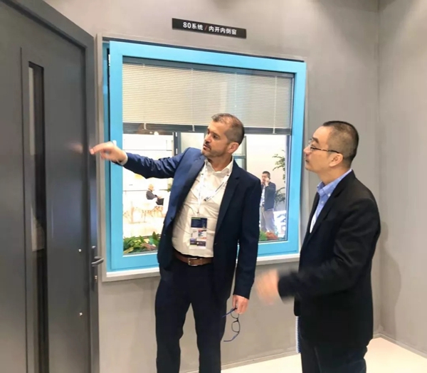 亘爱系统门窗成FBC明星品牌 赢得多方赞誉