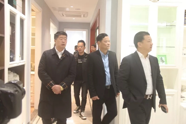 唯妮尔家居迎接东乡经开区企业商会一行莅临参观交流指导 唯妮尔家居迎接东乡经开区企业商会一行莅临参观交流指导
