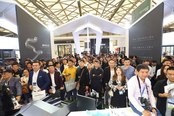 E格门窗在上海迎来万人参展 用产品诠释安静的燃