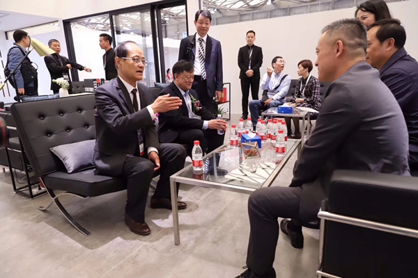FBC2019门窗幕墙展|欧哲门窗渠道总监朱凯松：设计趋势会逐渐呈现科技感