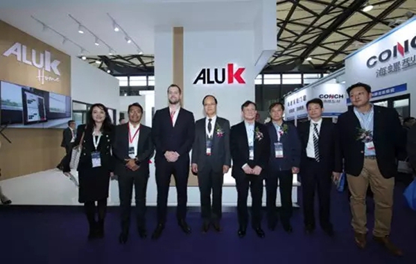 中国建筑金属结构协会会长郝际平出席FBC2019博览会 中国建筑金属结构协会会长郝际平出席FBC2019博览会