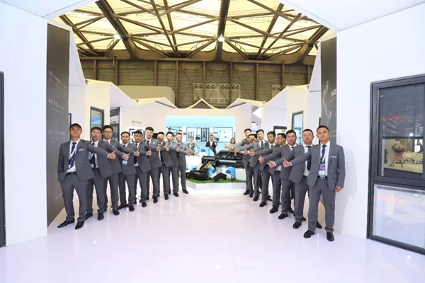 E格门窗在上海迎来万人参展 用产品诠释安静的燃