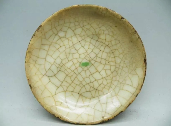 至一墙布：裂纹是艺术的呼吸