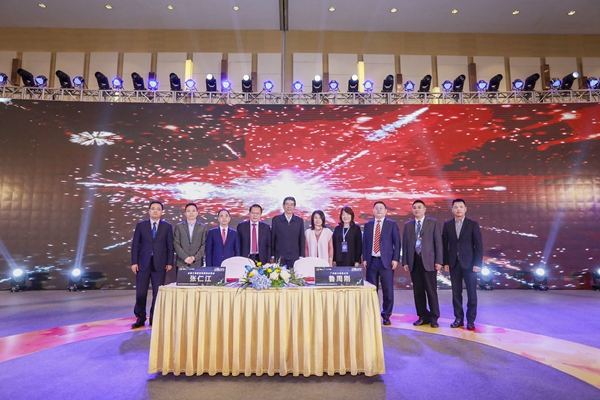 第五届中国家居业重塑产业链价值体系大会暨2019年中国定制家居＆整体厨房融合发展年会圆满收官