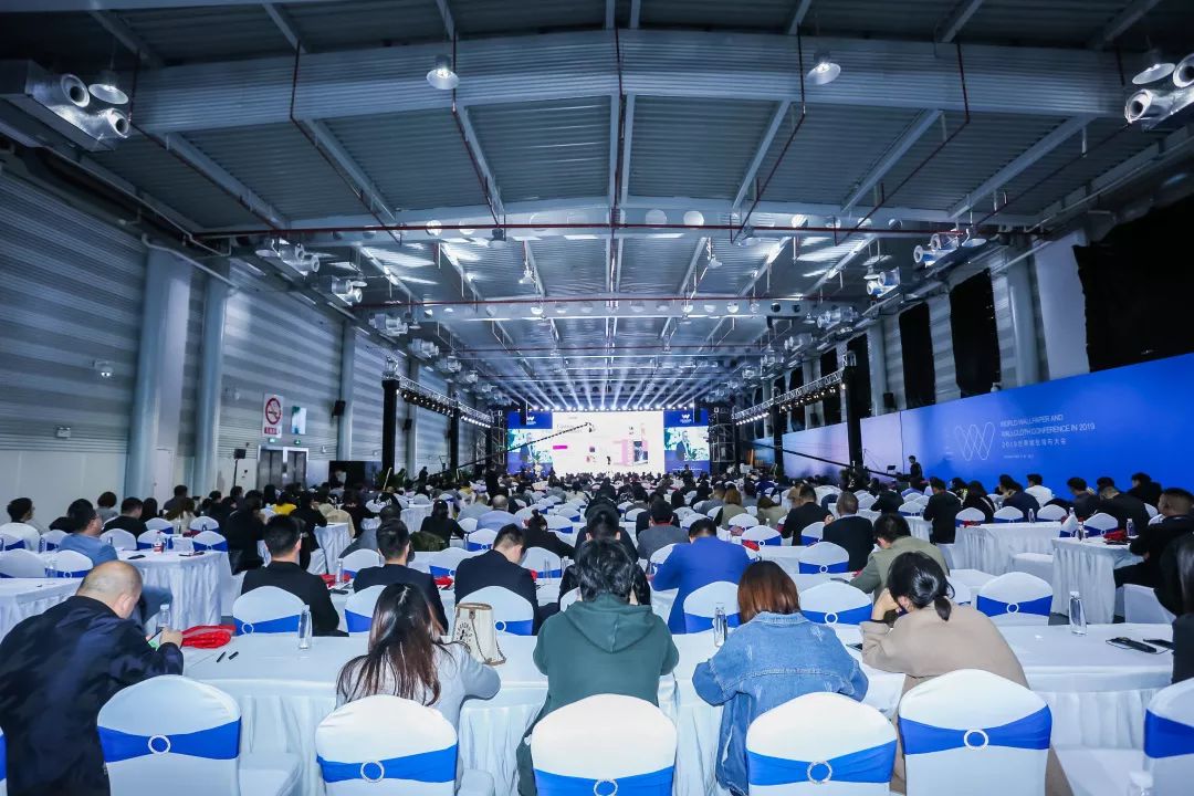 玉兰于2019世界墙纸墙布大会 荣获领军品牌殊荣