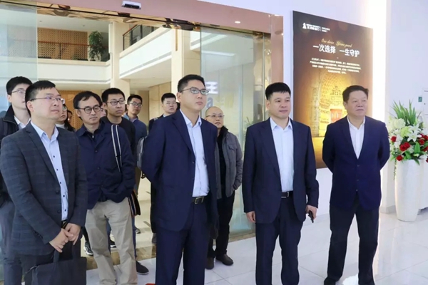 王力携手北大强强联合共创未来 开展智能门锁智能家居战略合作