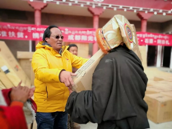 阳光林森全屋定制走进康区石渠阿日扎活动完美举行 阳光林森全屋定制走进康区石渠阿日扎活动完美举行